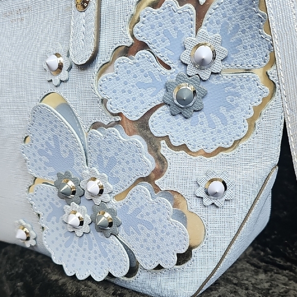 Henri Bendel Stunning Periwinkle Blue & Gold Tote with 3D Floral Cutouts NWT - Picture 5 of 14